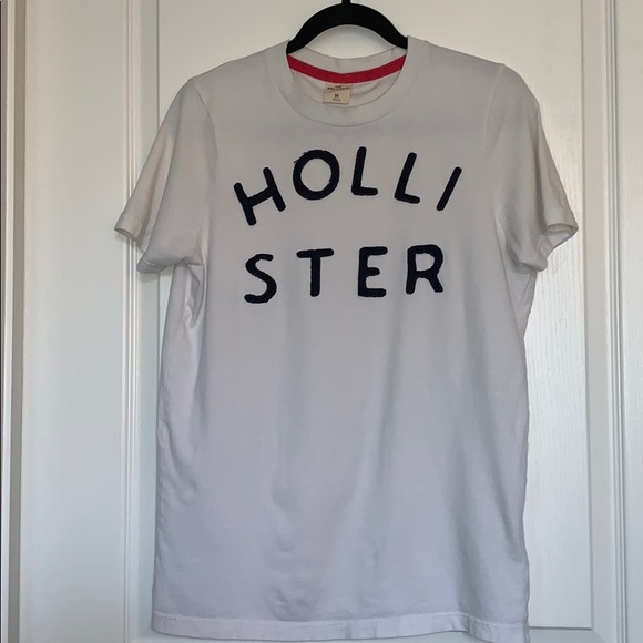 Hollister Graphic Logo Tee - Picture 2 of 5